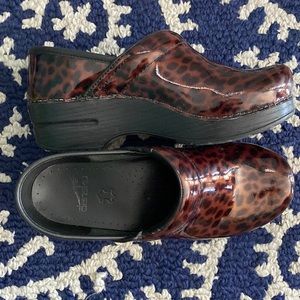 Like New Danskos (6.5)